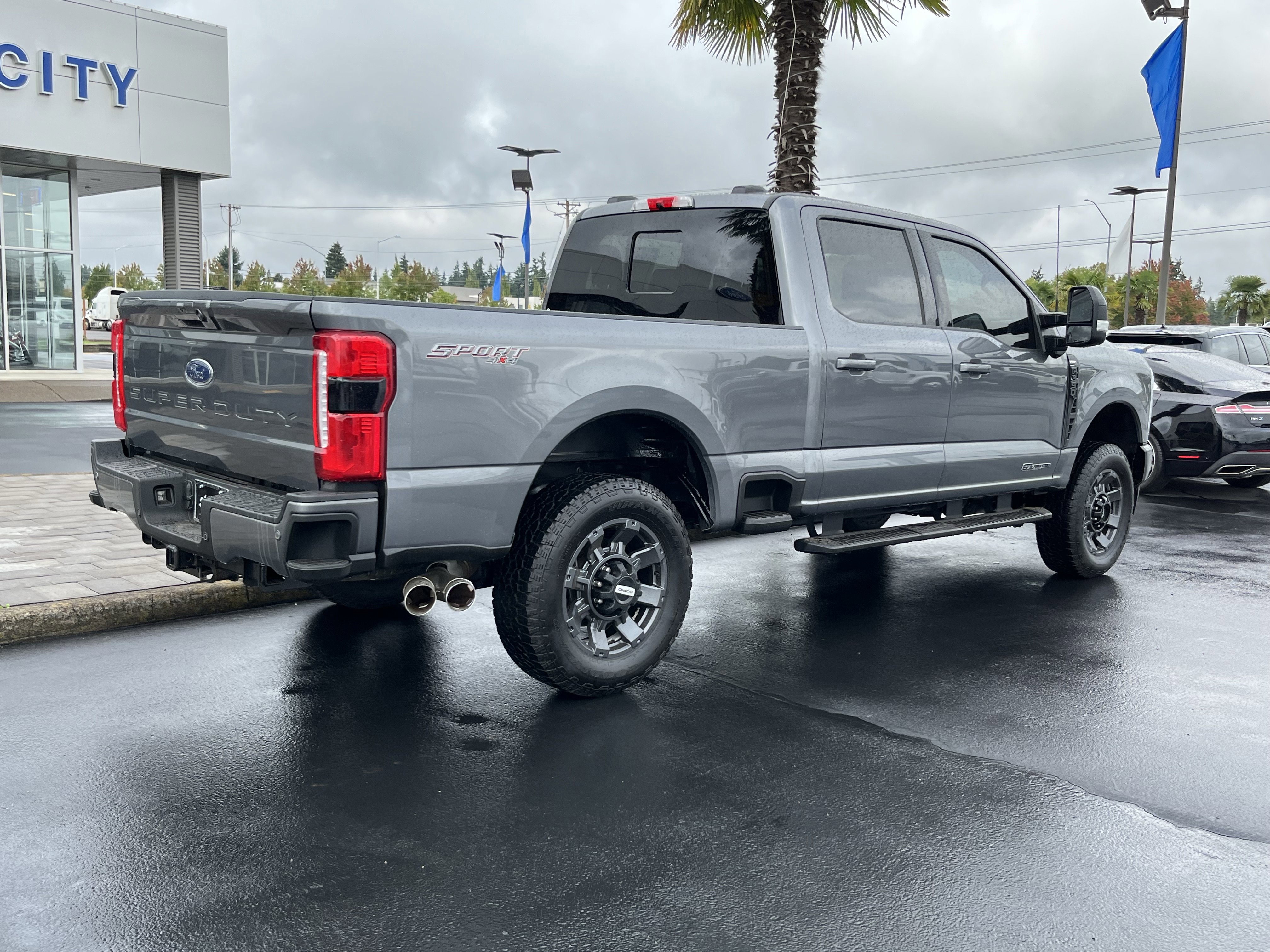 Certified 2024 Ford F350 Lariat w/ Lariat Ultimate Package image 3