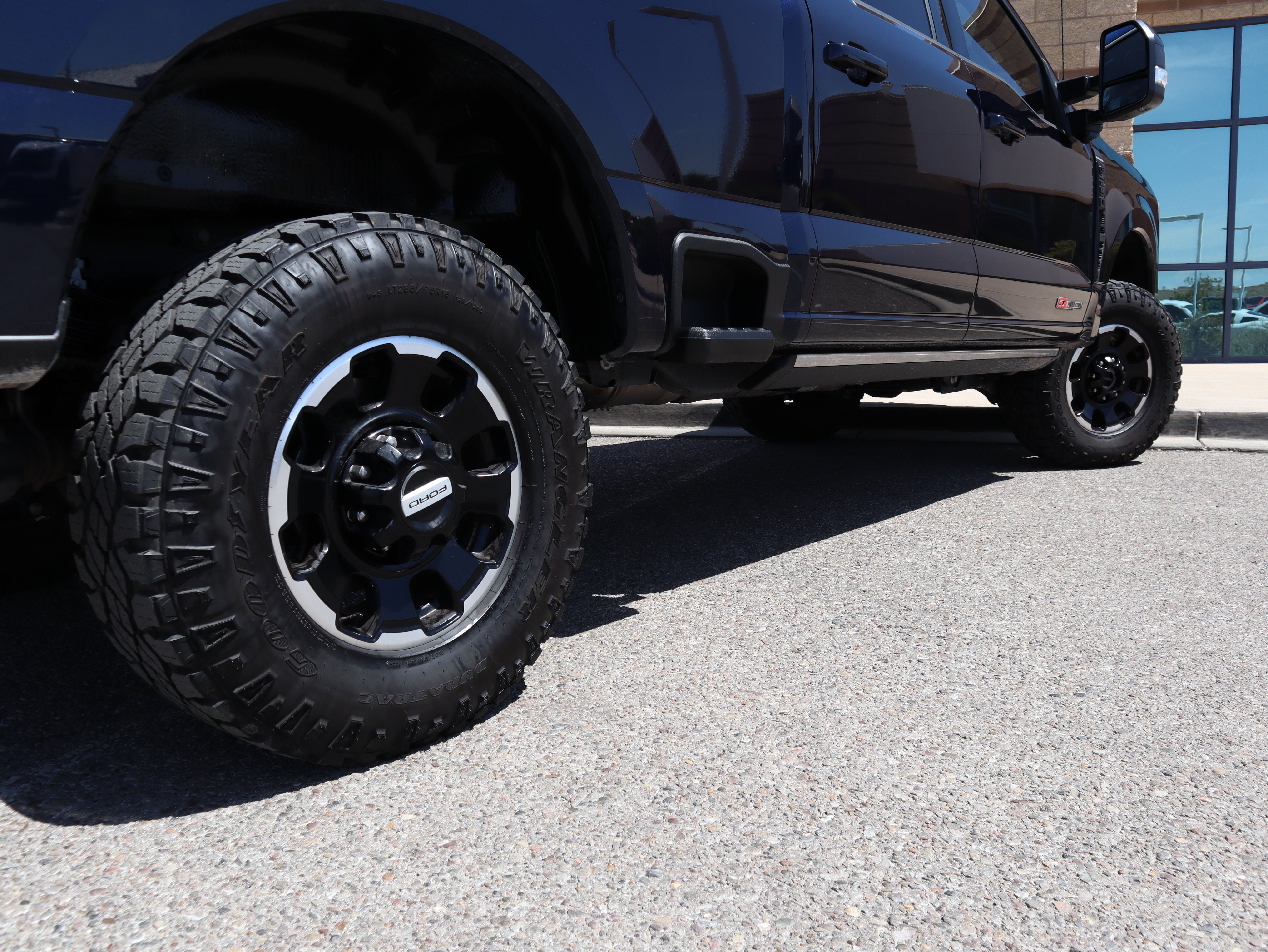 Certified 2025 Ford F250 Platinum w/ Tremor Off-Road Package AWD/4WD image 11
