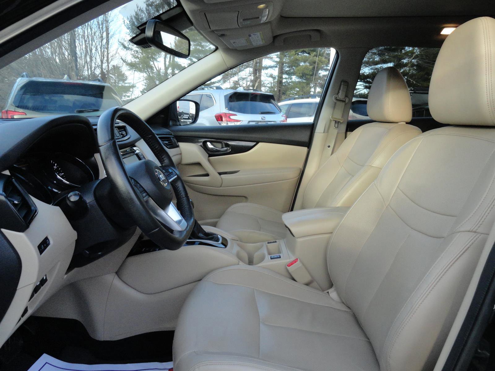 Used 2020 Nissan Rogue SL w/ Premium Package image 13