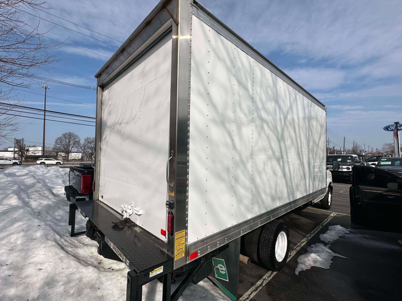 Certified 2024 Ford E-450 and Econoline 450 Super Duty w/ Power Windows & Locks Group image 3