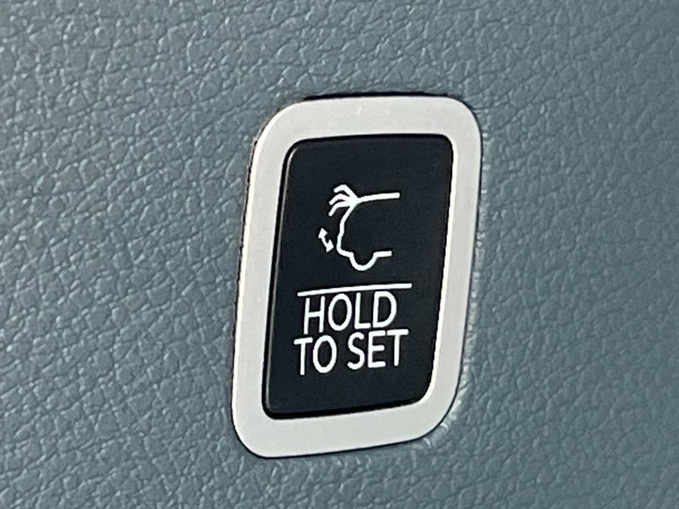 Used 2023 Jeep Grand Wagoneer Series III w/ Rear Seat Video Group 1 image 46