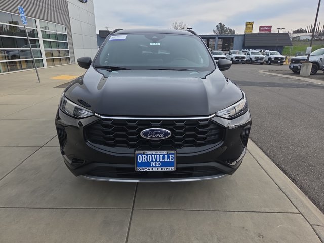 Certified 2025 Ford Escape ST-Line AWD/4WD image 8