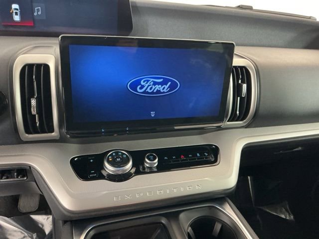 Certified 2025 Ford Expedition Active AWD/4WD image 19