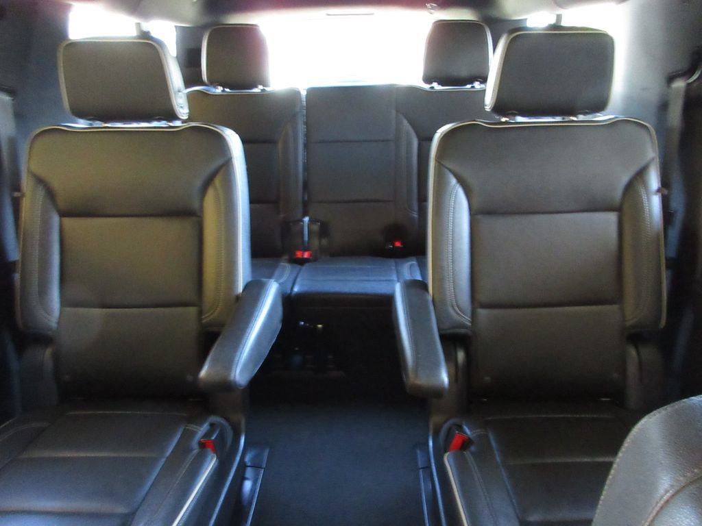 Used 2023 Chevrolet Suburban Premier AWD/4WD image 24