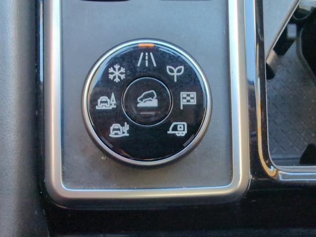 Used 2022 Nissan Pathfinder Platinum w/ Cargo Package image 30