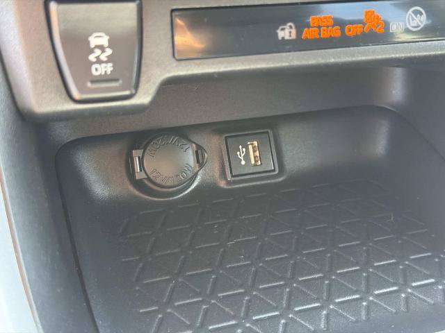 Used 2024 Toyota RAV4 XLE FWD image 22