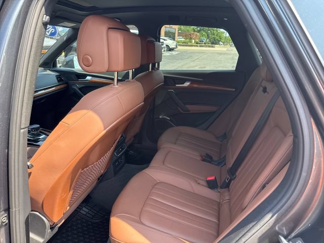 Used 2022 Audi Q5 2.0T Premium Plus w/ Premium Plus Package AWD/4WD image 13