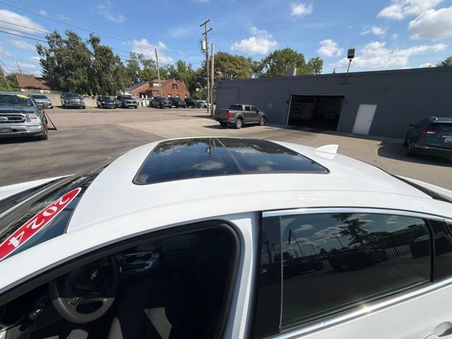 Used 2024 Chevrolet Malibu LT FWD image 17