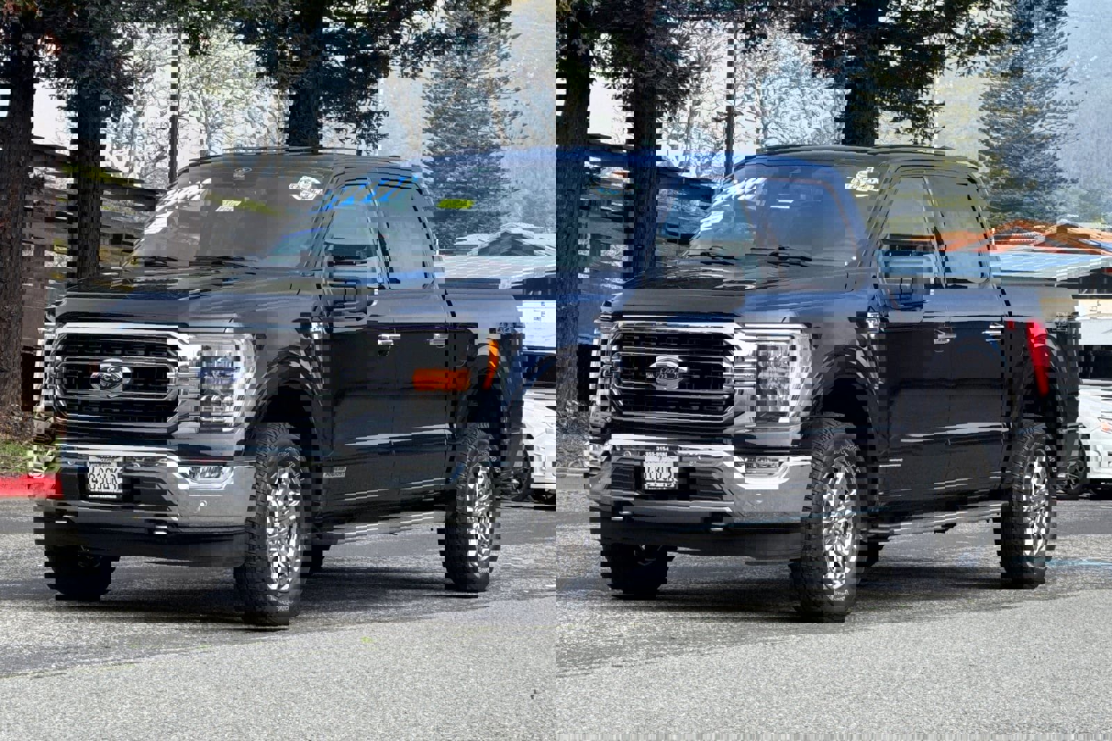 Certified 2021 Ford F150 XLT w/ Equipment Group 302A High image 8