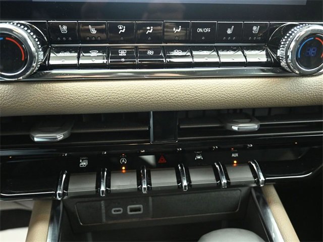 Used 2023 GMC Canyon Denali image 34