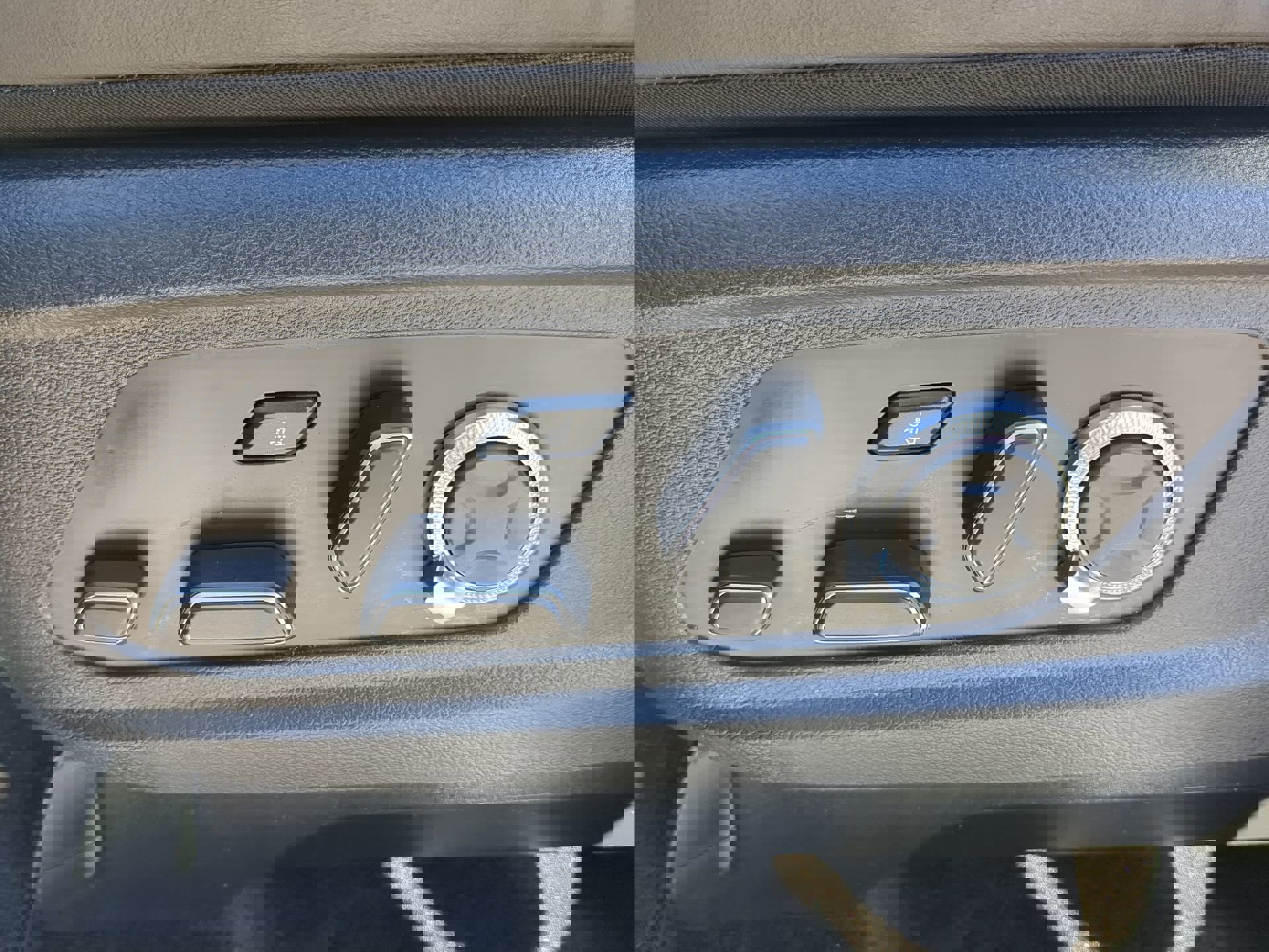 Used 2024 Hyundai Palisade Calligraphy image 62