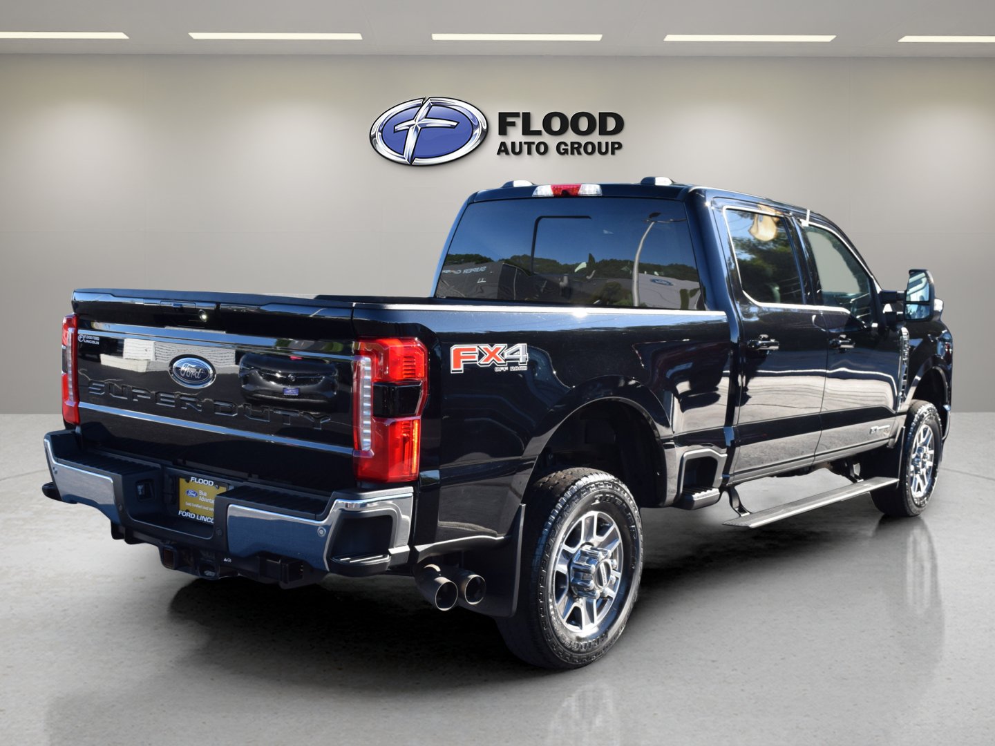 Certified 2024 Ford F350 Lariat w/ Lariat Ultimate Package AWD/4WD image 4