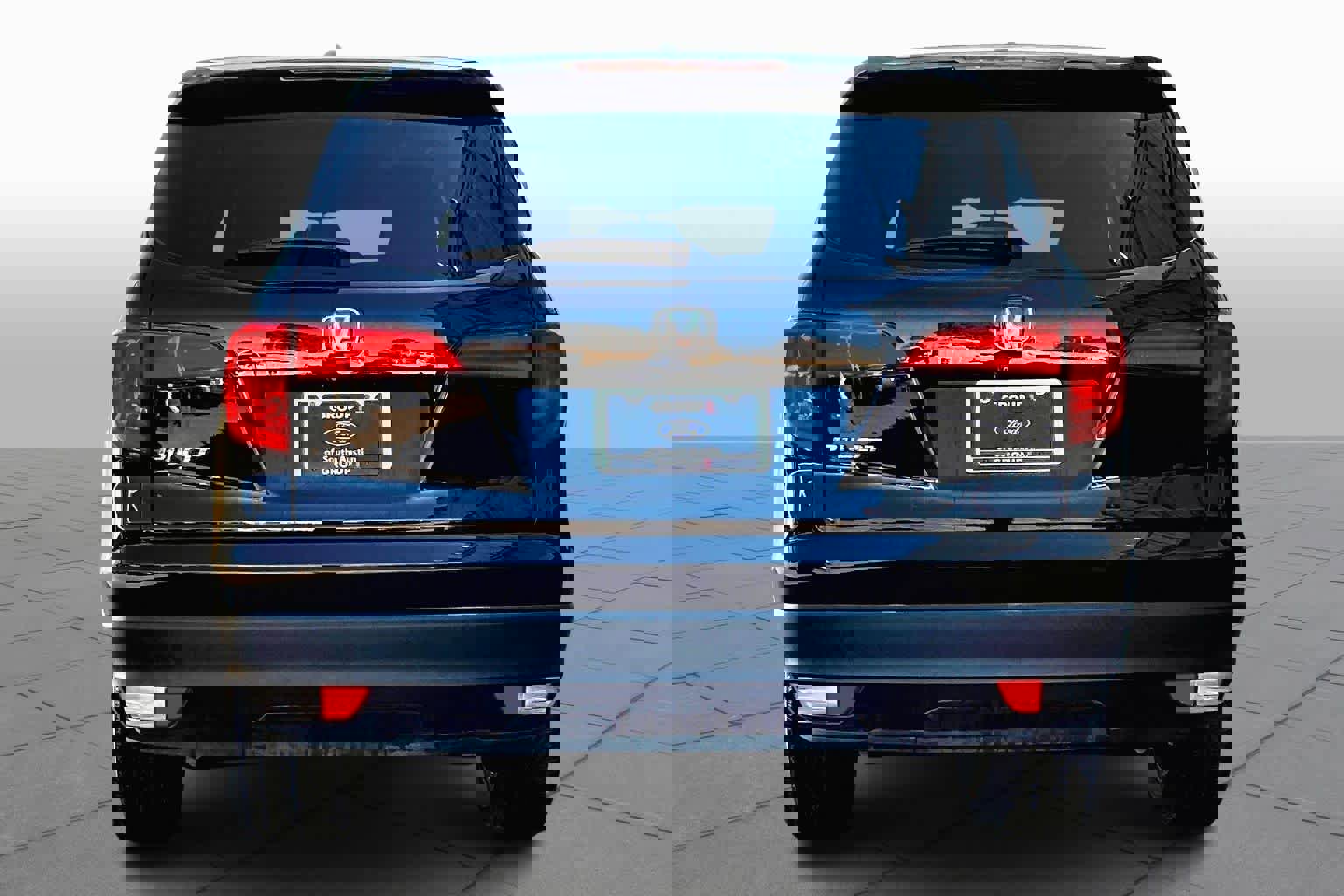 Used 2017 Honda Pilot EX-L image 4