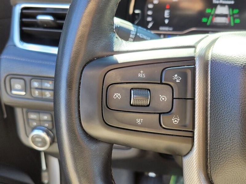 Used 2023 GMC Yukon Denali w/ Denali Reserve Package image 27