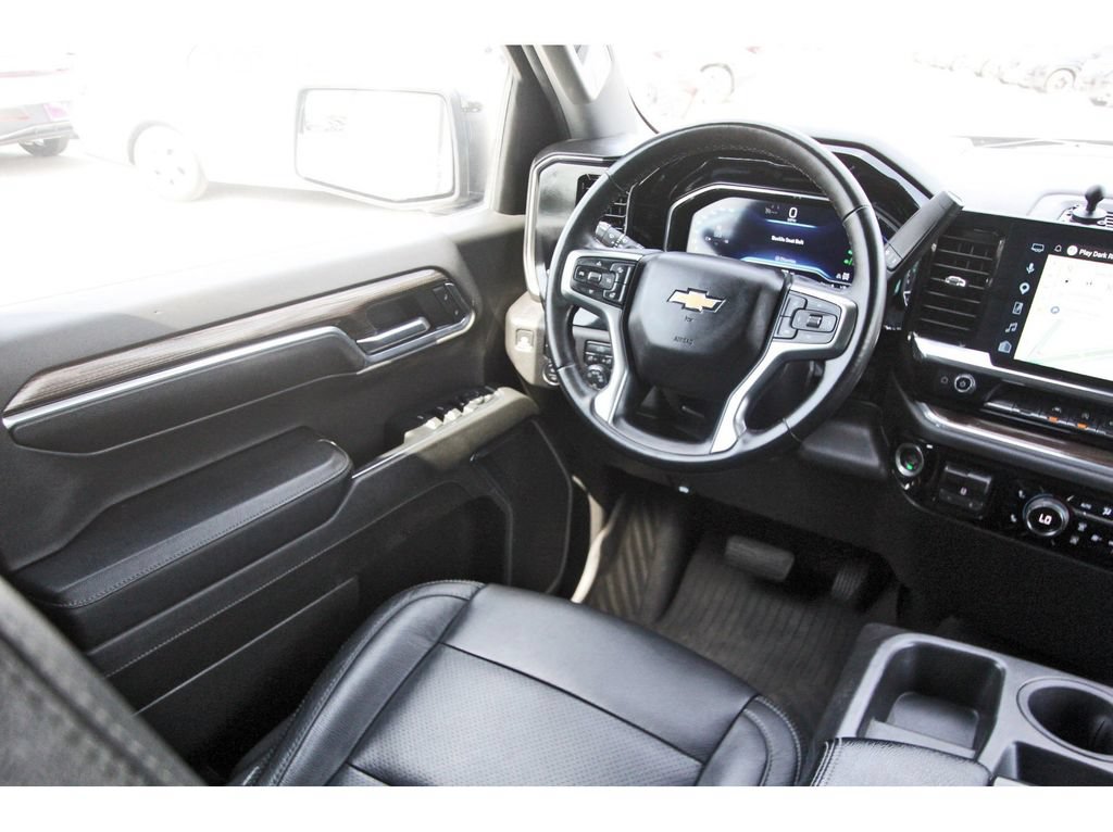 Used 2023 Chevrolet Silverado 1500 LT w/ Z71 Off-Road Package AWD/4WD image 11