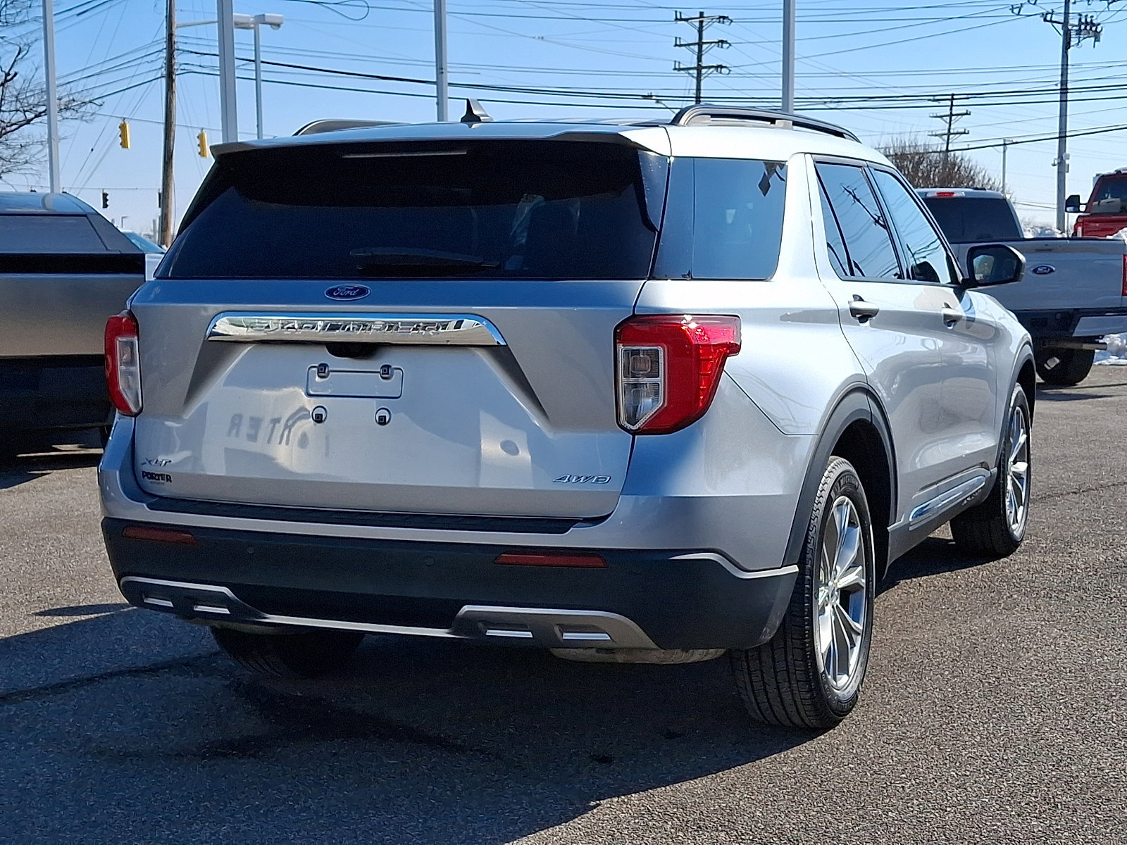 Certified 2022 Ford Explorer XLT w/ Equipment Group 202A image 7