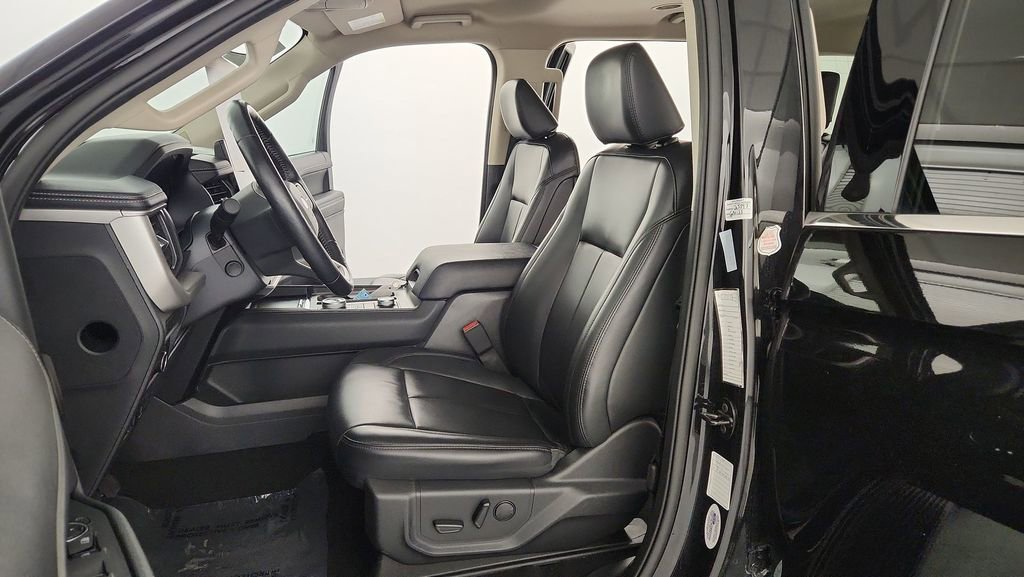 Certified 2024 Ford Expedition XLT AWD/4WD image 15