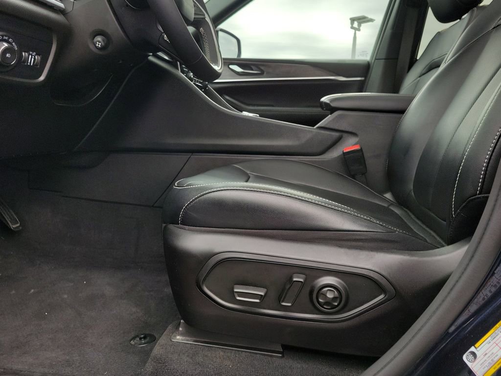 Used 2024 Jeep Grand Cherokee L Limited w/ Luxury Tech Group II AWD/4WD image 19
