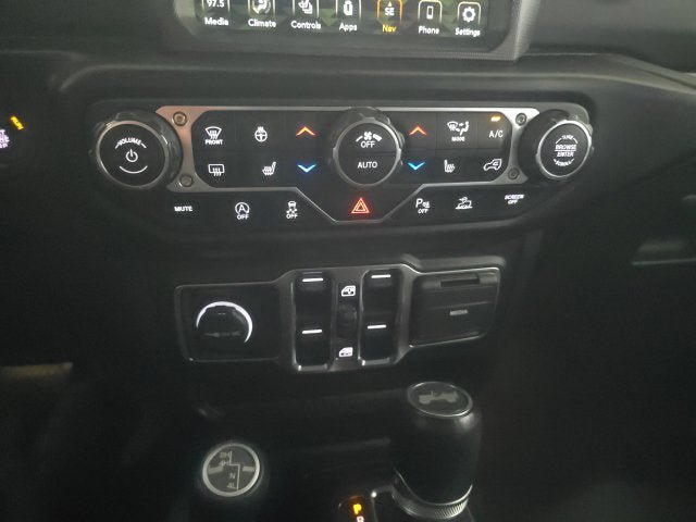 Used 2021 Jeep Wrangler Unlimited Sahara AWD/4WD image 21