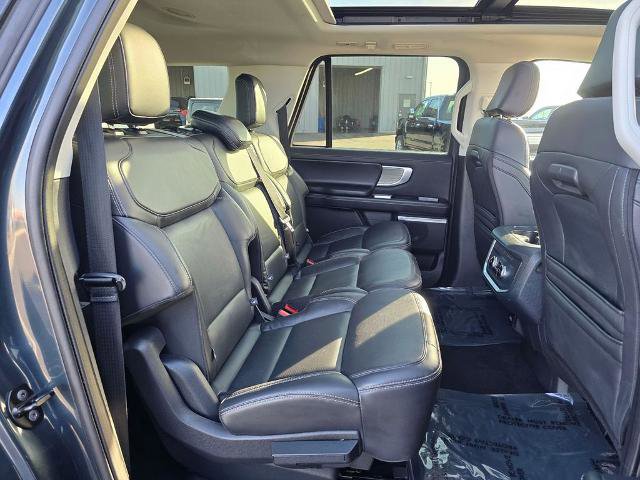 Certified 2025 Ford Expedition Max Platinum image 17