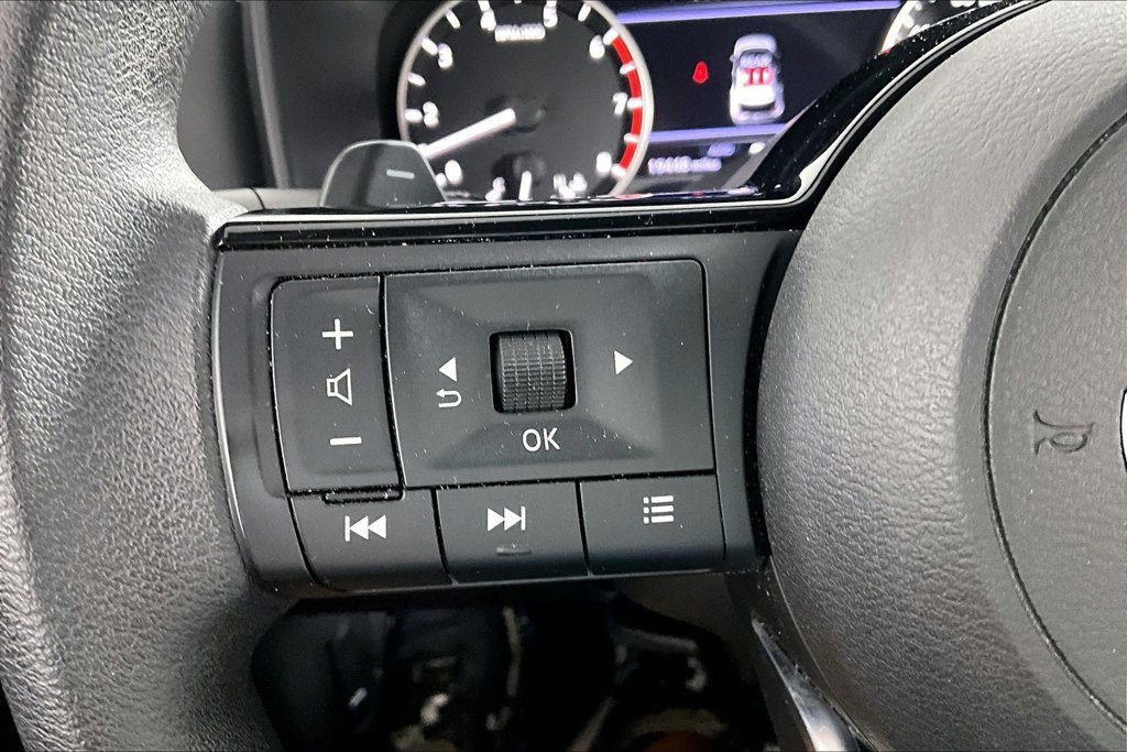 Used 2023 Nissan Rogue SV AWD/4WD image 18