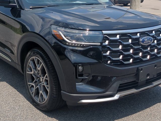 Certified 2025 Ford Explorer Platinum w/ Ultimate Package AWD/4WD image 10