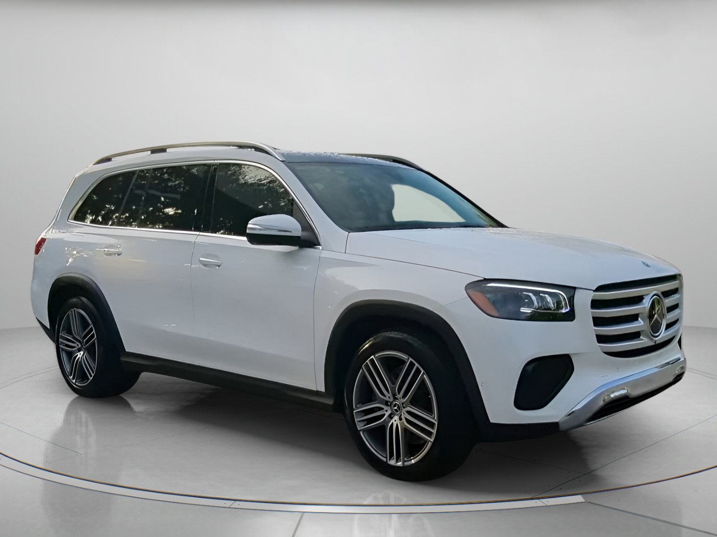 Used 2026 Mercedes-Benz GLS 450 4MATIC image 2