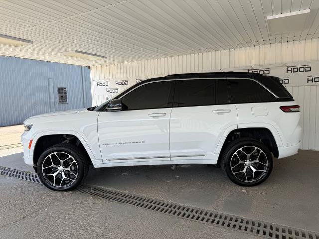 Used 2025 Jeep Grand Cherokee Summit AWD/4WD image 26
