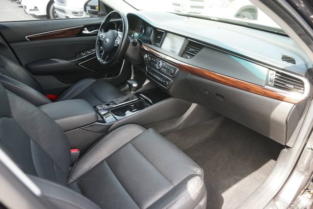 Used 2019 Kia Cadenza Technology FWD image 18