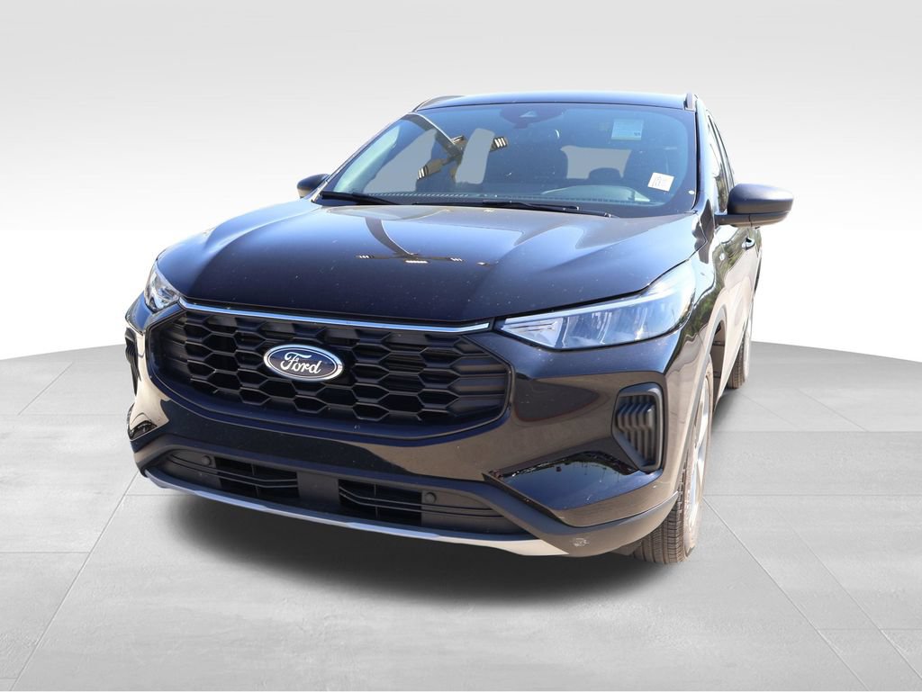 Certified 2026 Ford Escape ST-Line w/ Tech Pack #1 FWD image 3
