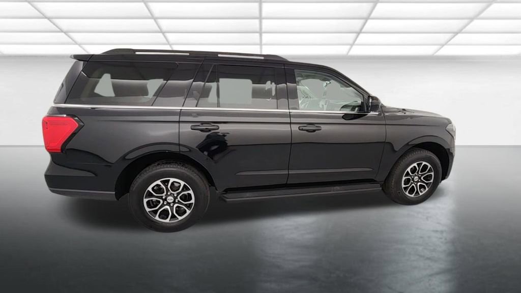 Certified 2024 Ford Expedition XLT AWD/4WD image 9