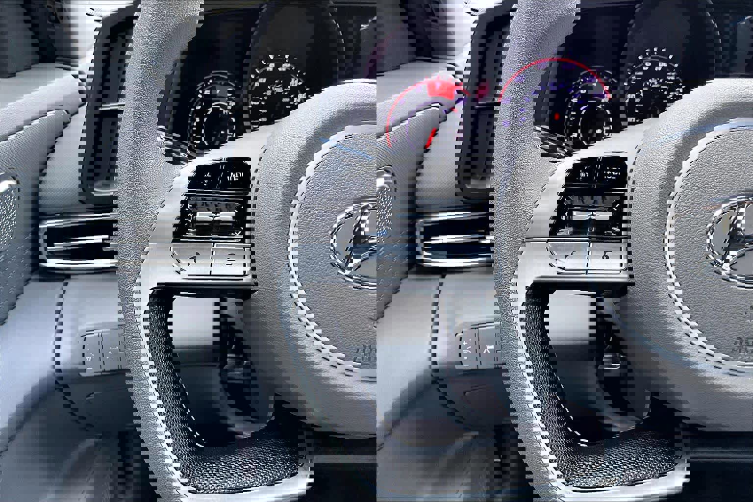 Used 2023 Hyundai Elantra SEL w/ Cargo Package image 28