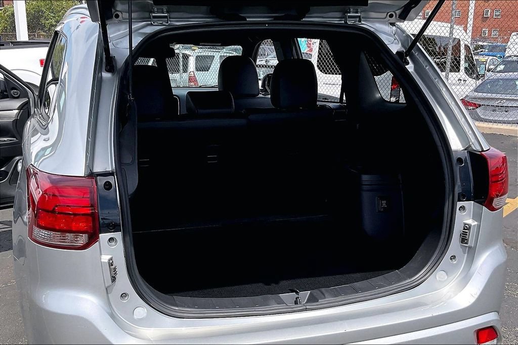 Used 2019 Mitsubishi Outlander SEL AWD/4WD image 28