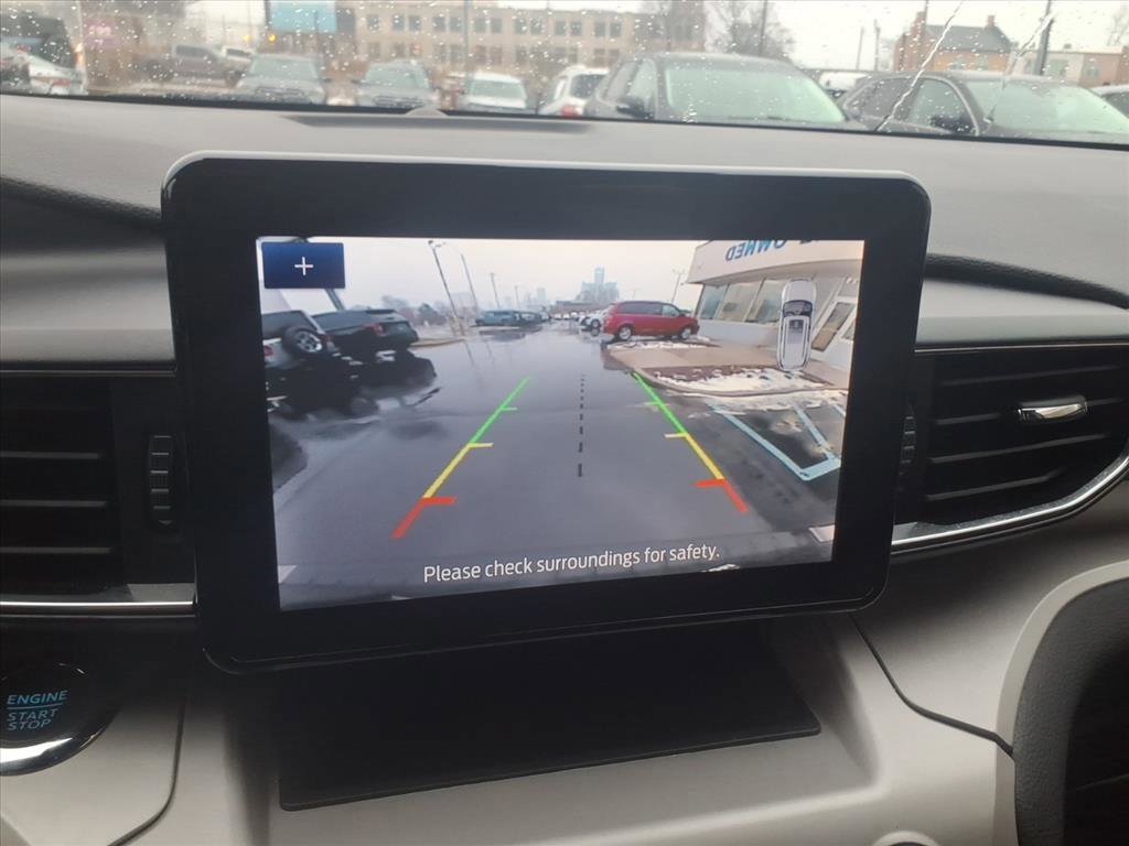 Certified 2022 Ford Explorer XLT w/ Equipment Group 202A image 18