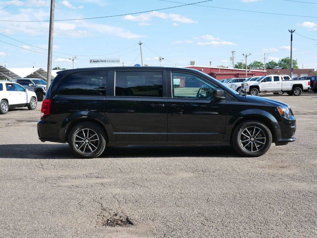 Used 2019 Dodge Grand Caravan SXT w/ Driver Convenience Group FWD image 2