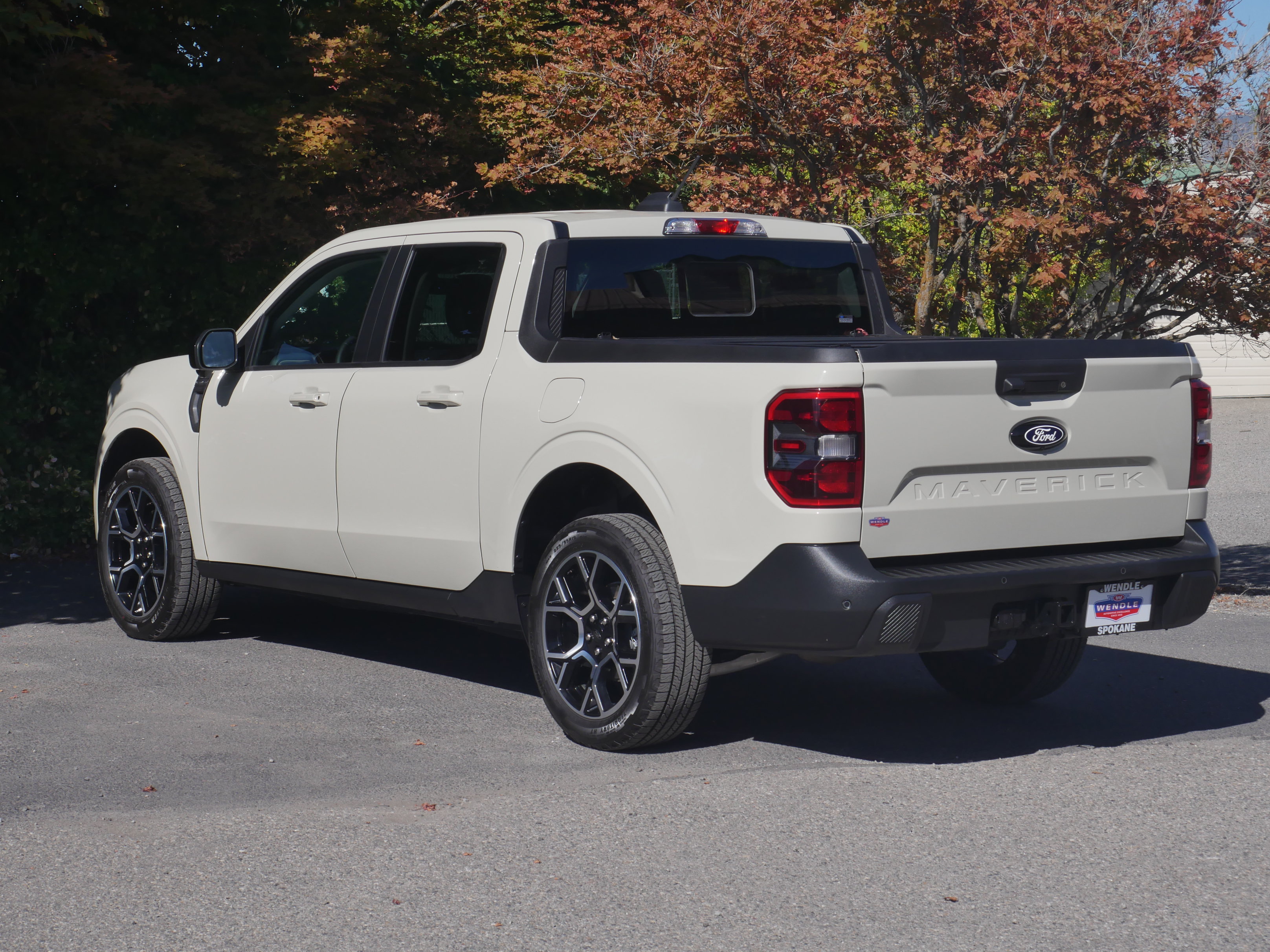 Certified 2025 Ford Maverick Lariat w/ 4K Tow Package AWD/4WD image 19