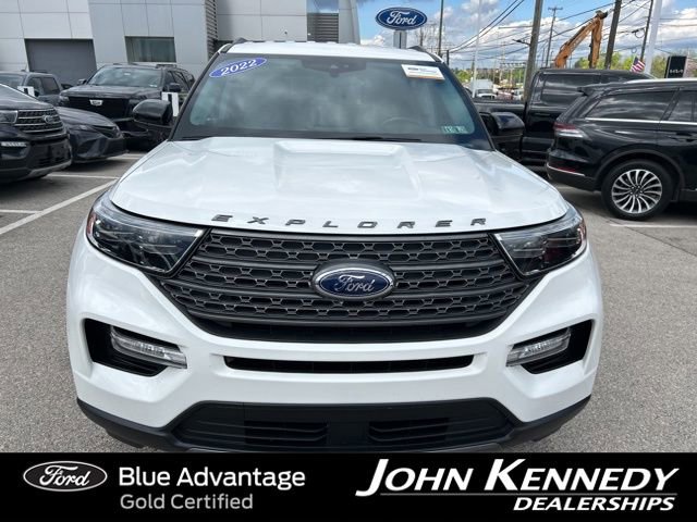 Certified 2022 Ford Explorer XLT w/ Equipment Group 202A AWD/4WD image 3