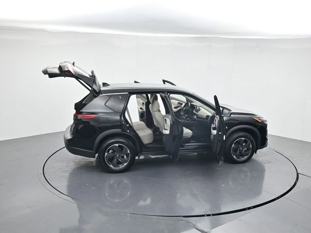 Used 2025 Nissan Rogue SV FWD image 45