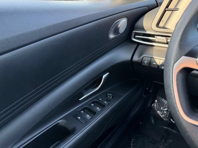Used 2023 Hyundai Elantra SEL w/ Preferred Accessory Package FWD image 29