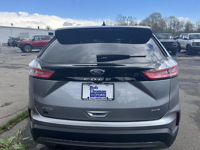 Certified 2024 Ford Edge SEL w/ Convenience Package AWD/4WD image 2