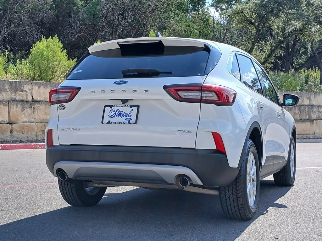 Certified 2024 Ford Escape Active AWD/4WD image 3