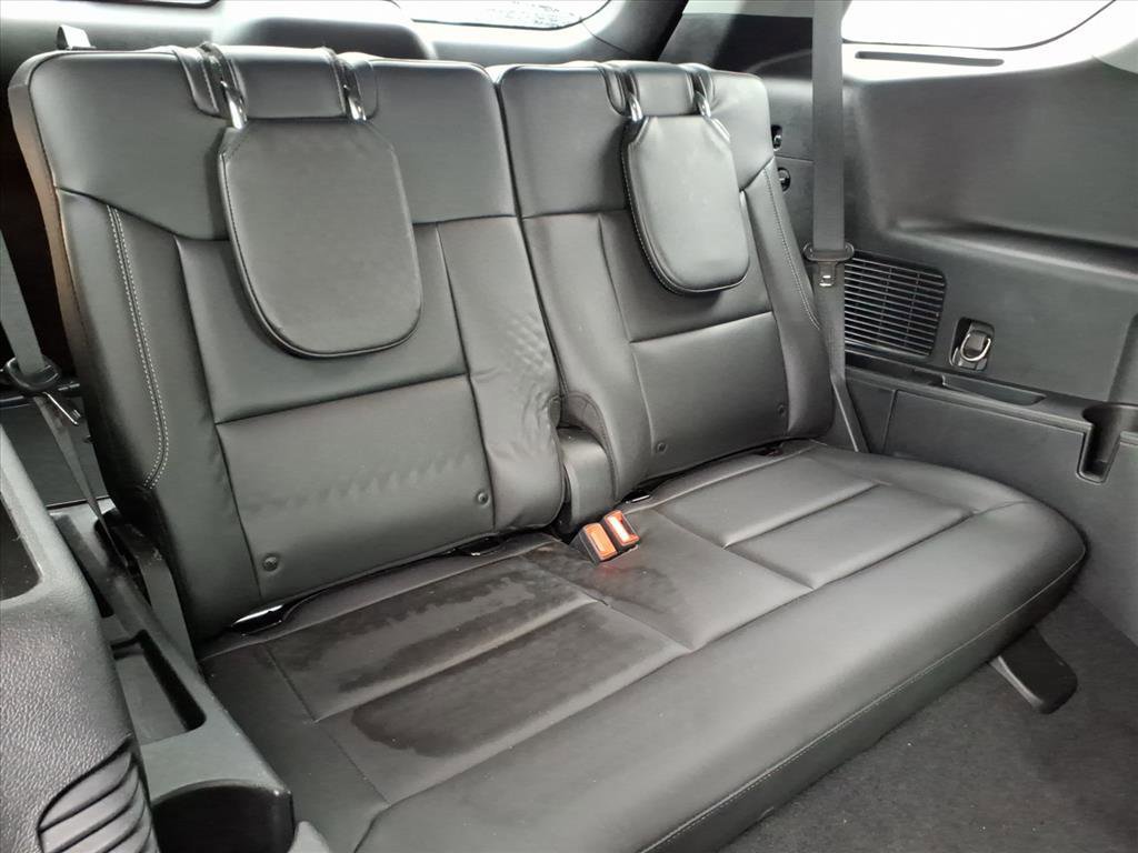 Certified 2022 Ford Explorer XLT w/ Equipment Group 202A image 18