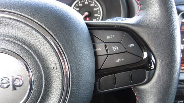 Used 2022 Jeep Renegade Trailhawk image 24