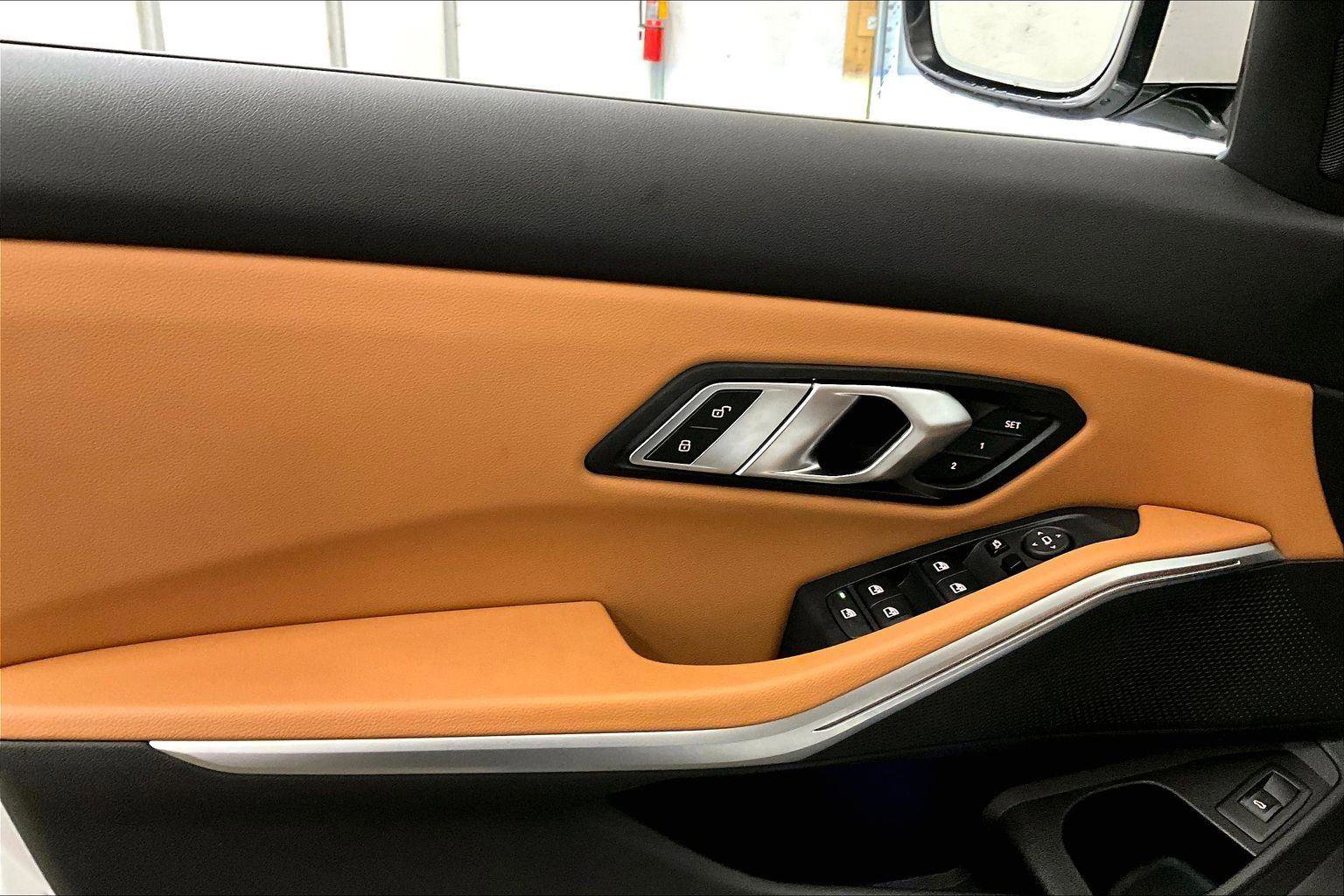 Used 2022 BMW 330i xDrive 330i xDrive w/ Driving Assistance Package image 22