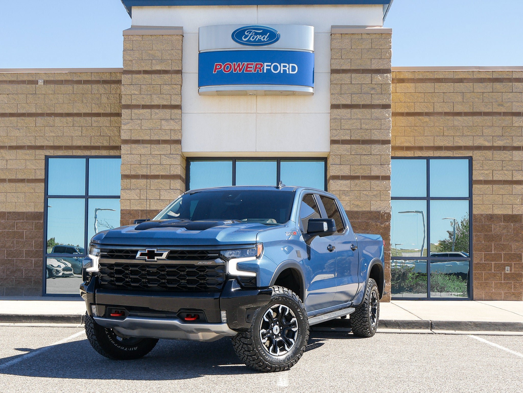 Used 2024 Chevrolet Silverado 1500 ZR2 w/ Technology Package AWD/4WD image 2