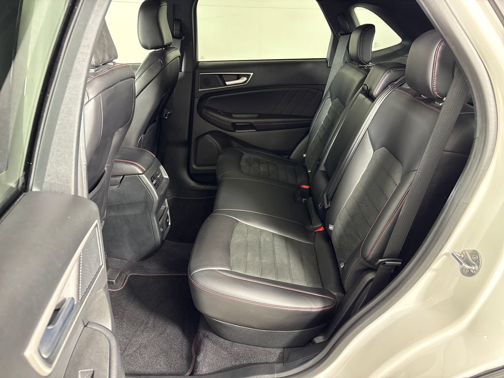 Certified 2024 Ford Edge ST-Line AWD/4WD image 31