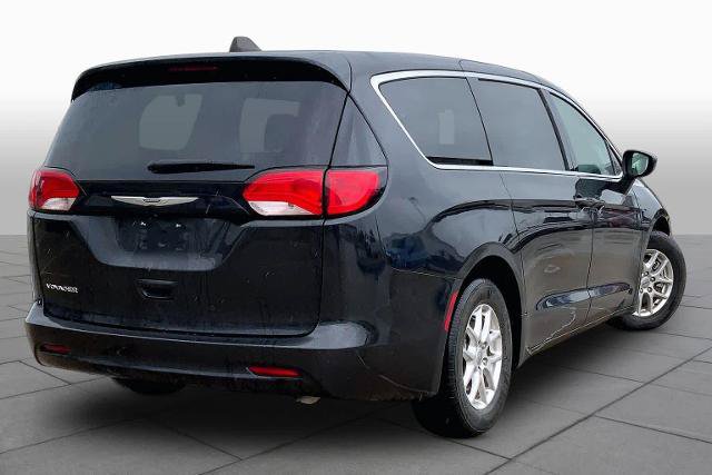 Used 2023 Chrysler Voyager LX FWD image 13