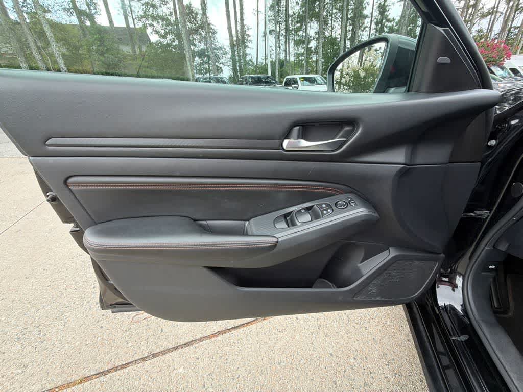 Used 2020 Nissan Altima 2.5 SR FWD image 10