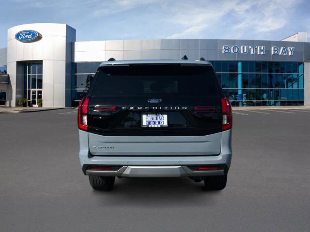 Certified 2025 Ford Expedition Platinum w/ Driver's Package AWD/4WD image 4