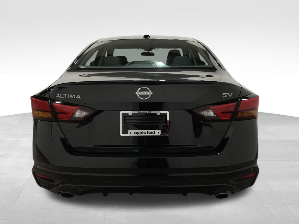 Used 2024 Nissan Altima 2.5 SV w/ SV Premium Package image 3